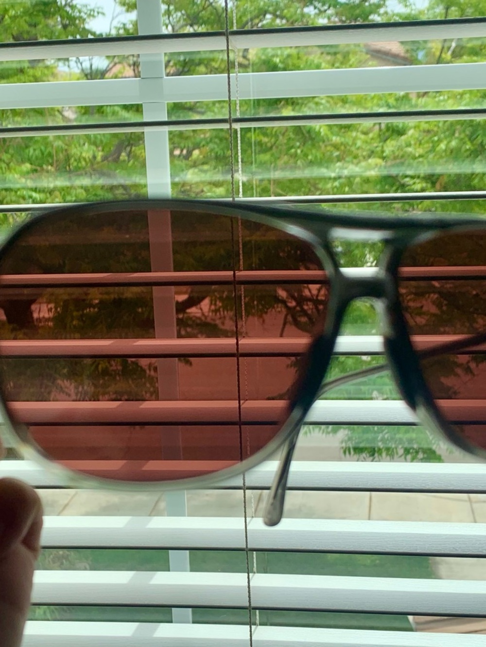 Maui Jim Polarized Aviator-Style Sunglasses with Gradient Brown Lenses
Unisex - Picture 11 of 13